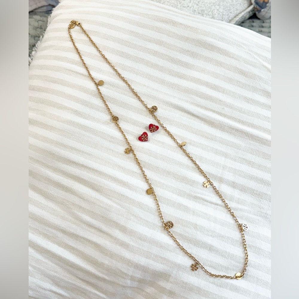 TORY BURCH RED HEART STUDS CHARM NECKLACE LOGO VALENTINES SET 16K gold plated